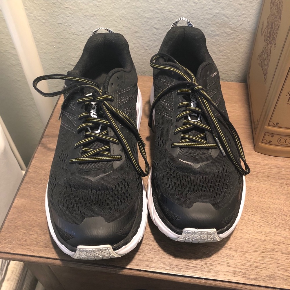 Hoka One One Clifton 6 Women’s size 9 W
